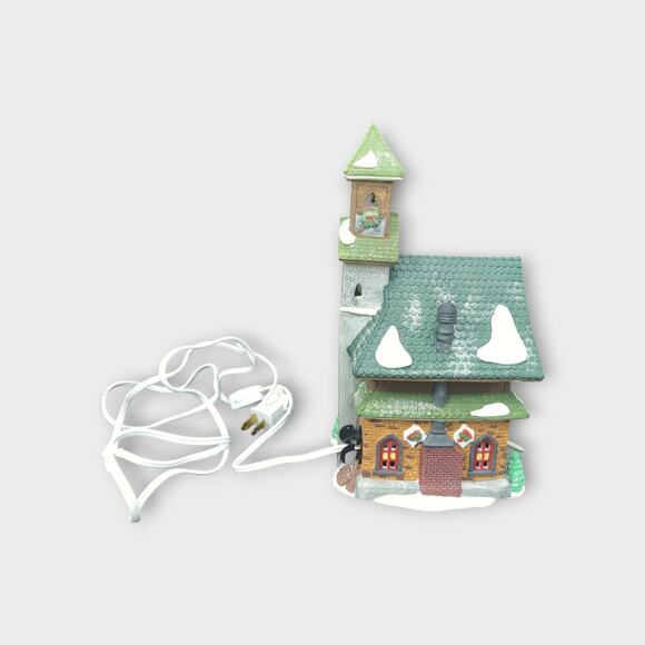 Retired Department 56 The Heritage Village North Pole Series North Pole Chapel - Picture 2 of 7